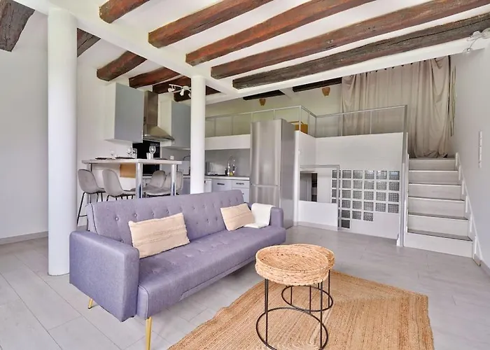 Cosy Farm House
